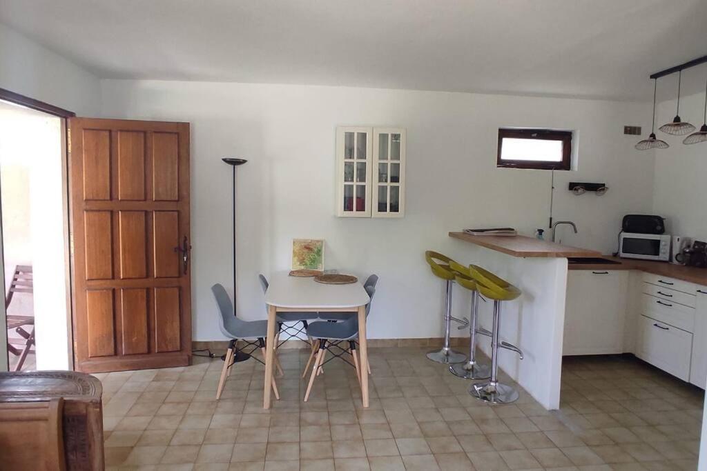 Appartement Au Fond Du Jardin Saint Jean du Pin Екстериор снимка